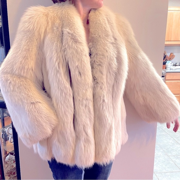 Custom Genuine Vintage Arctic Fox Fur Coat - Excellent Condition, Well Cared For - Picture 3 of 13